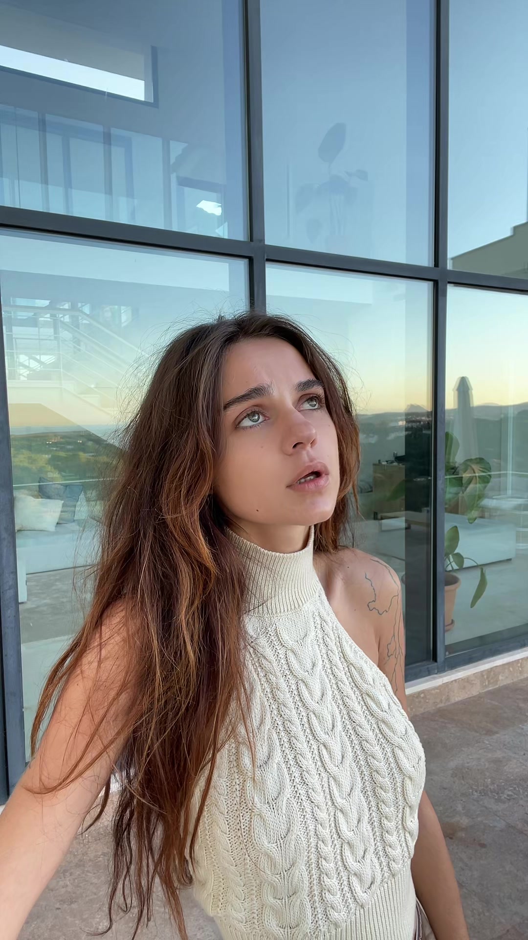 @anavavx