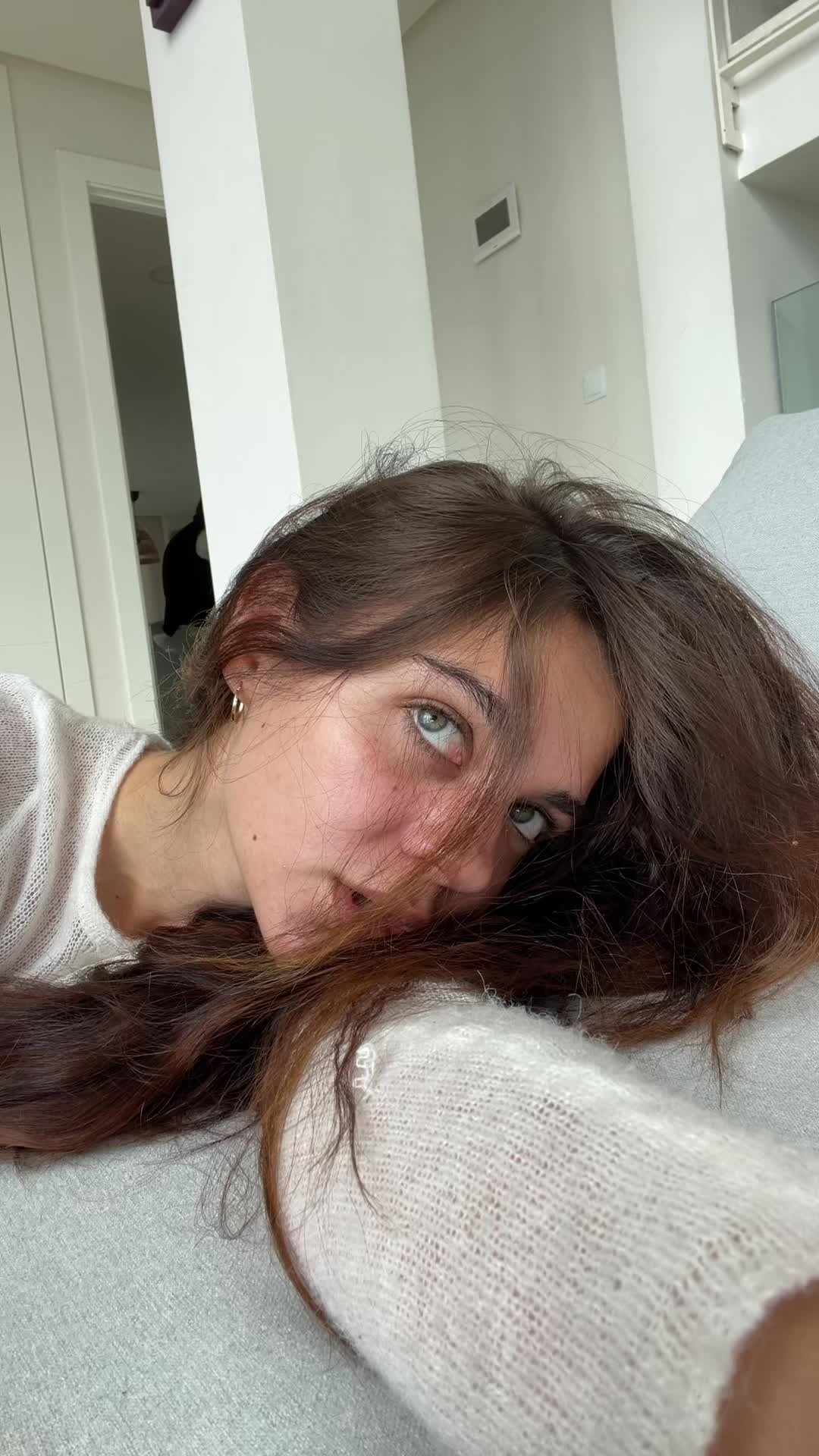 @anavavx