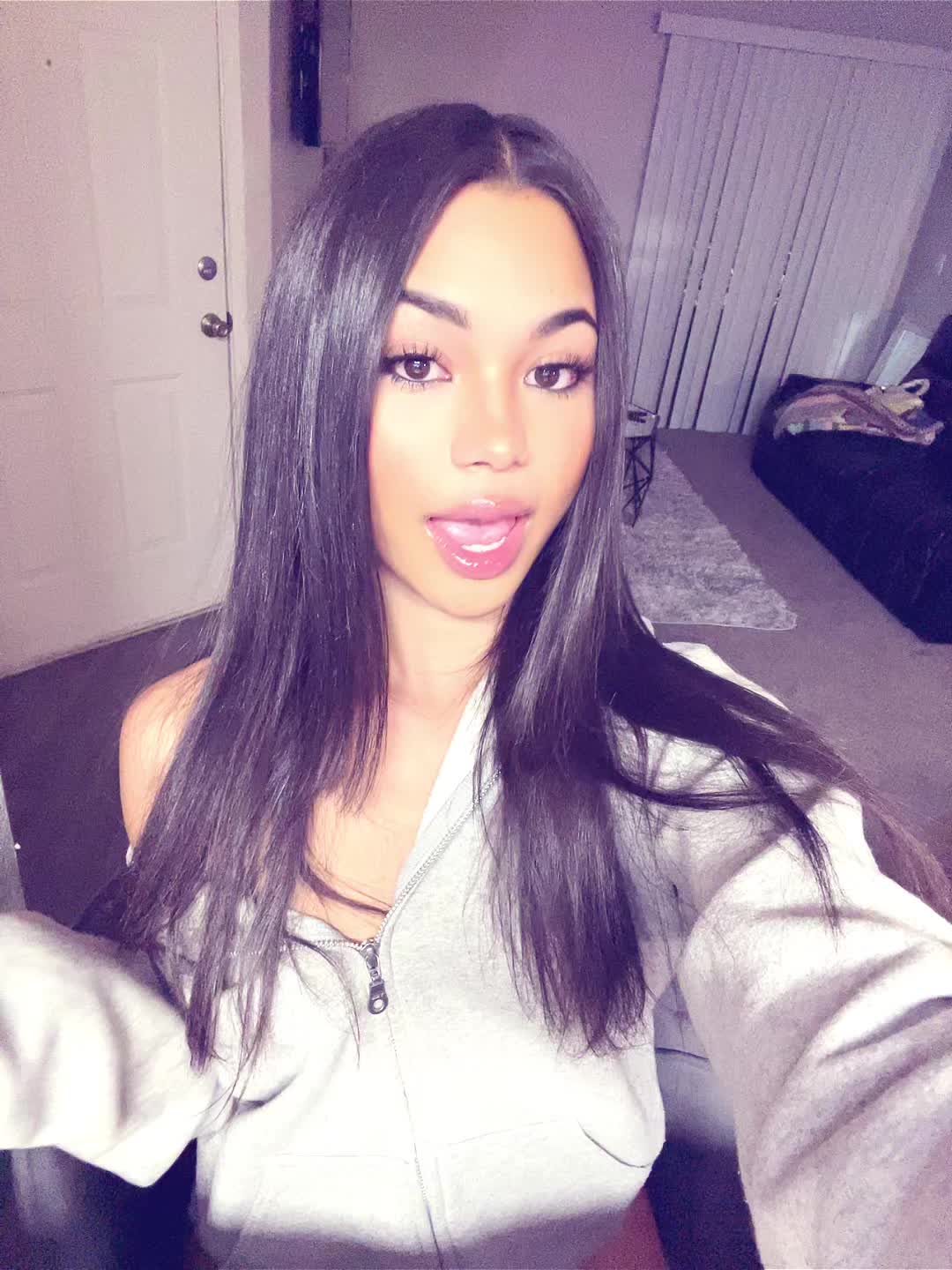 @Naomi🤍