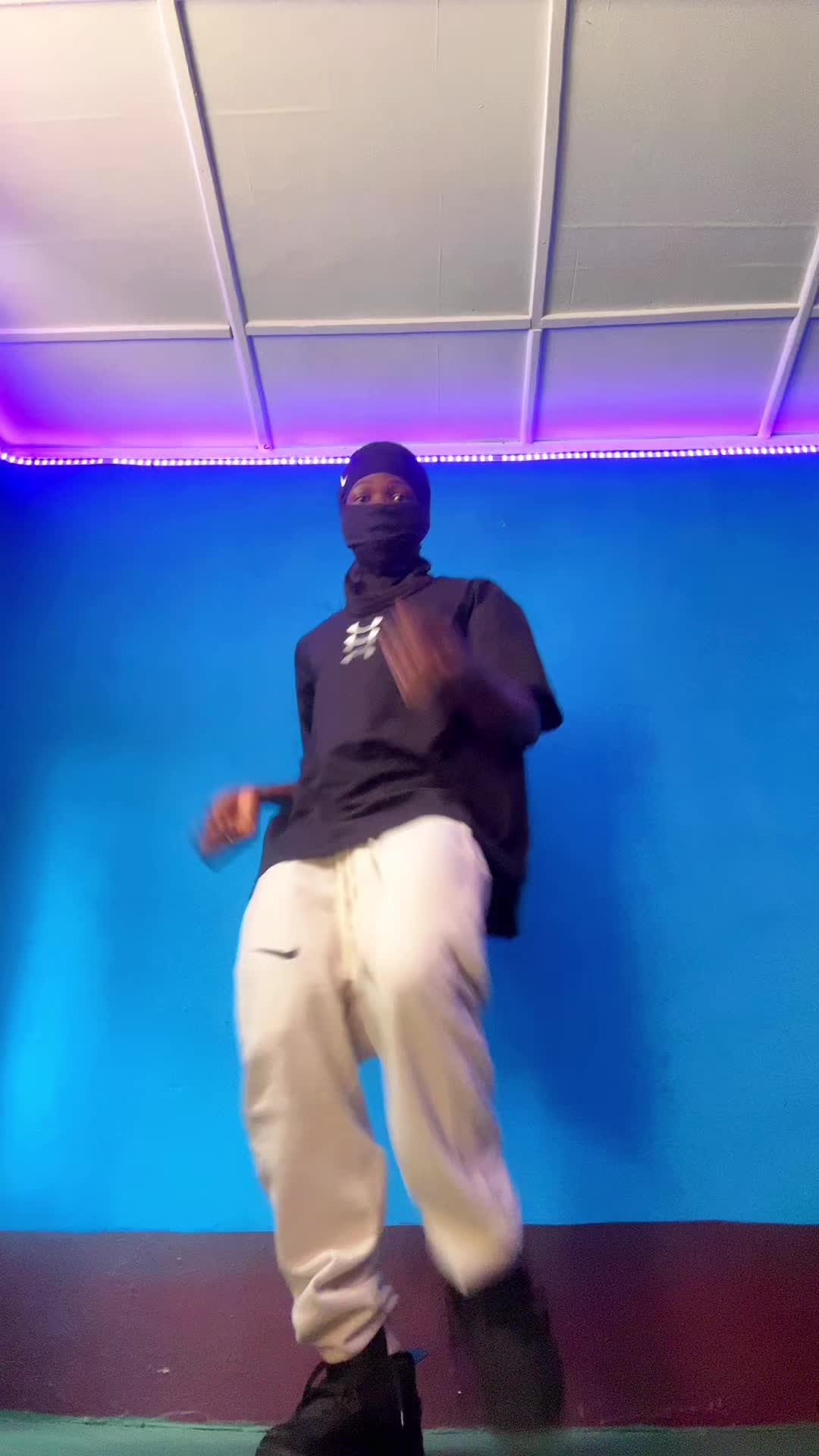 @𝐊𝐀𝐑𝐍𝐈𝐂𝐇𝐀𝐊🥷🏾🔫