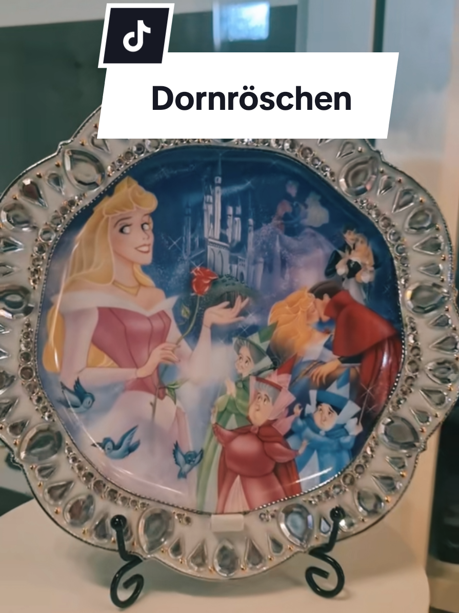 @Christin | Disney Collector