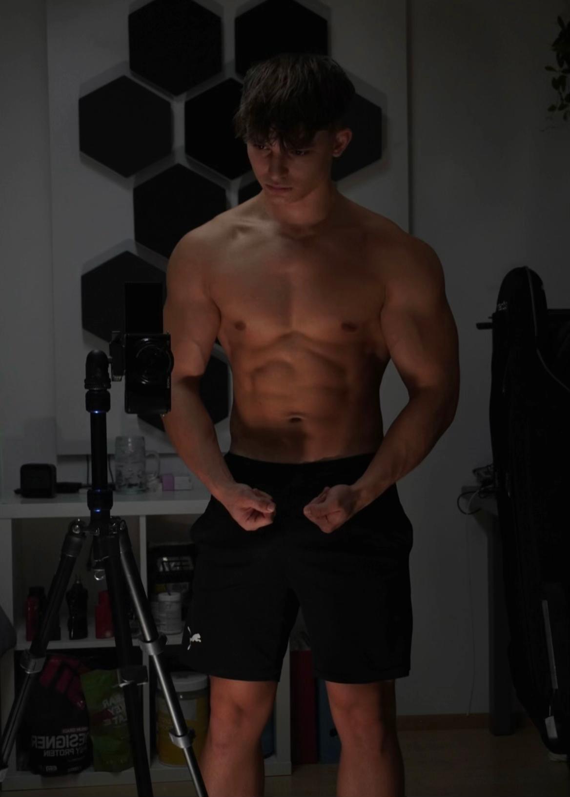 @Elias Der Bodybuilder