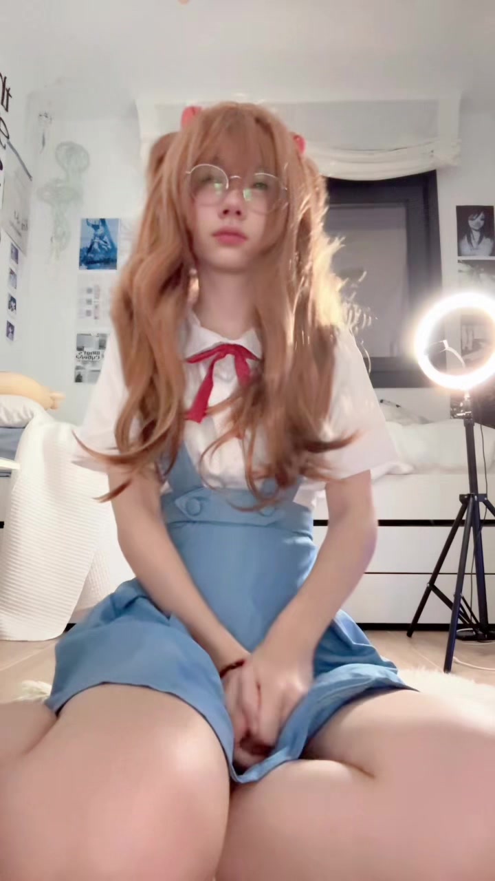 @twitch.tv/cattie_cos