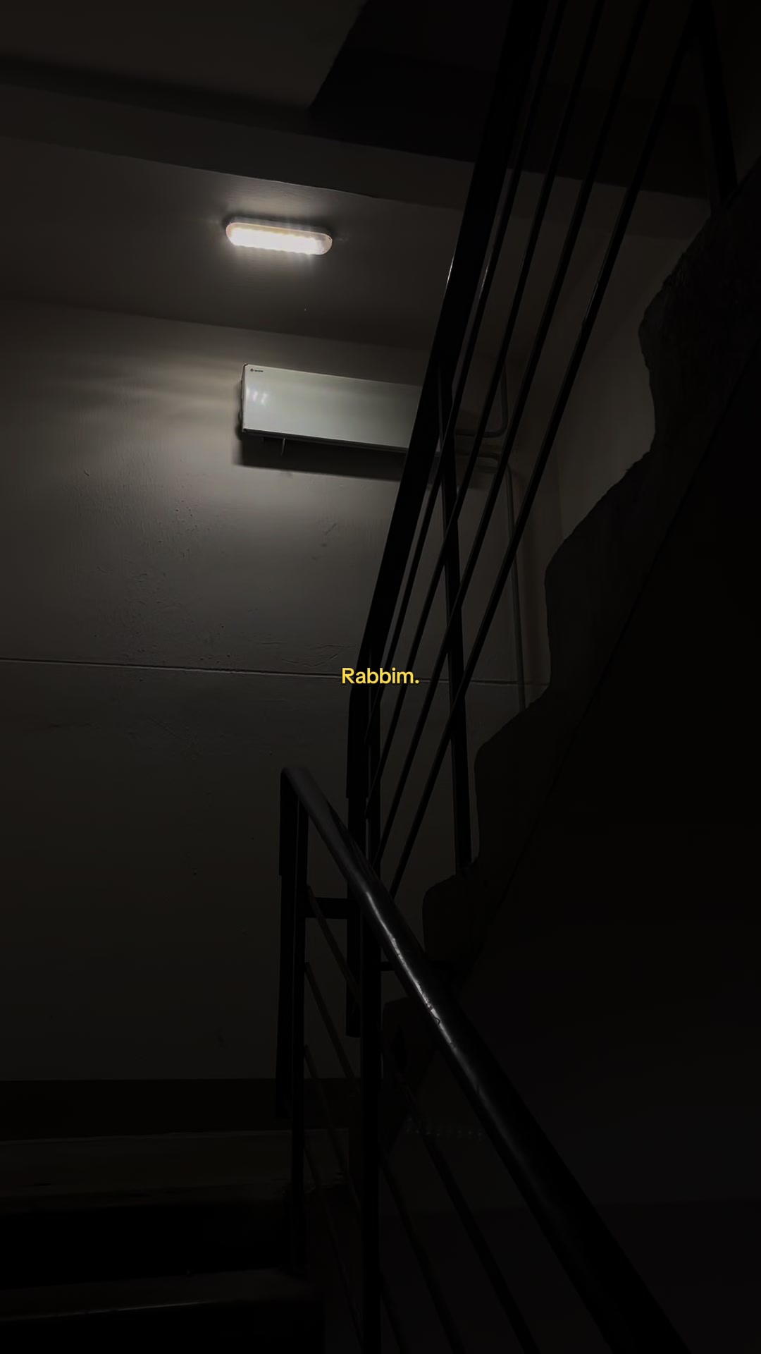 @𝓨.