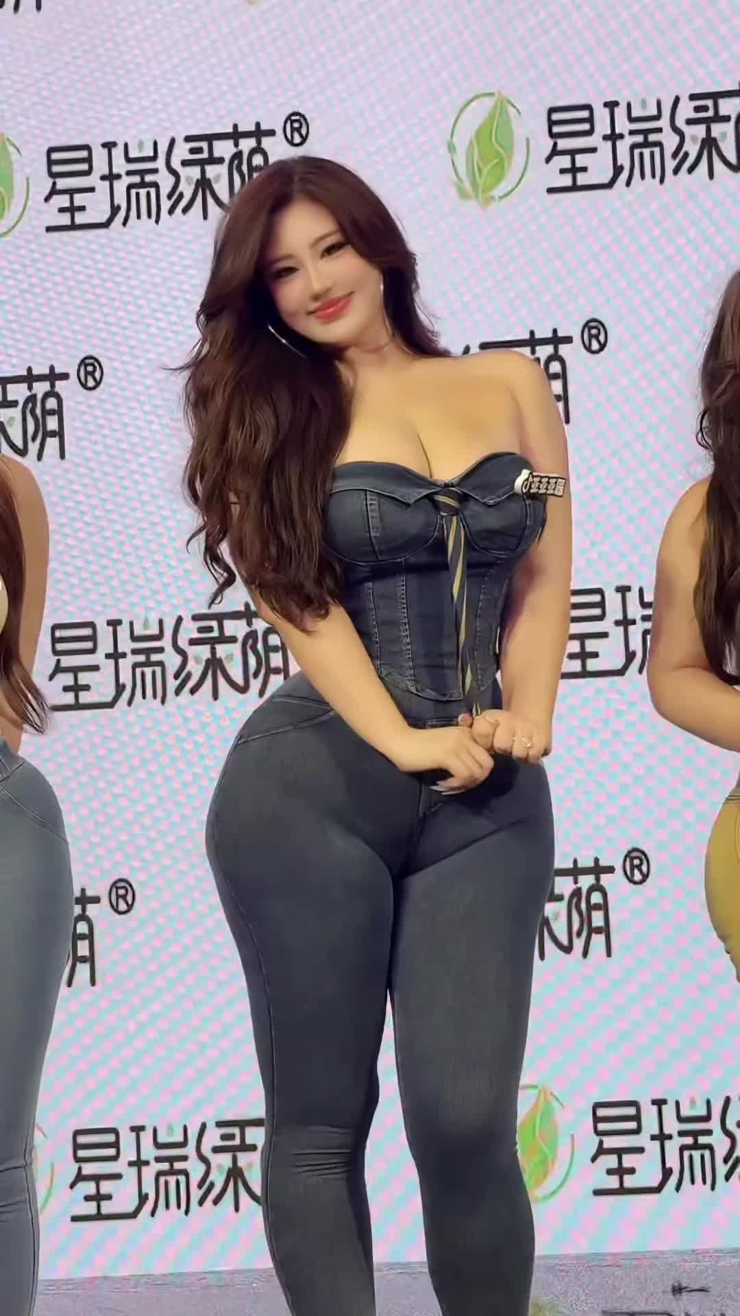 @Gái Xinh ở Đây