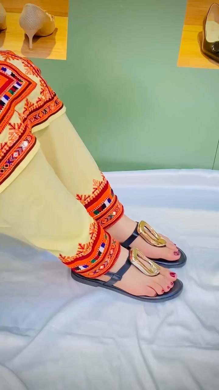 @🦋⃟⃟ ͥ ͣ ͫ نازش ماشکیلی👰࿐