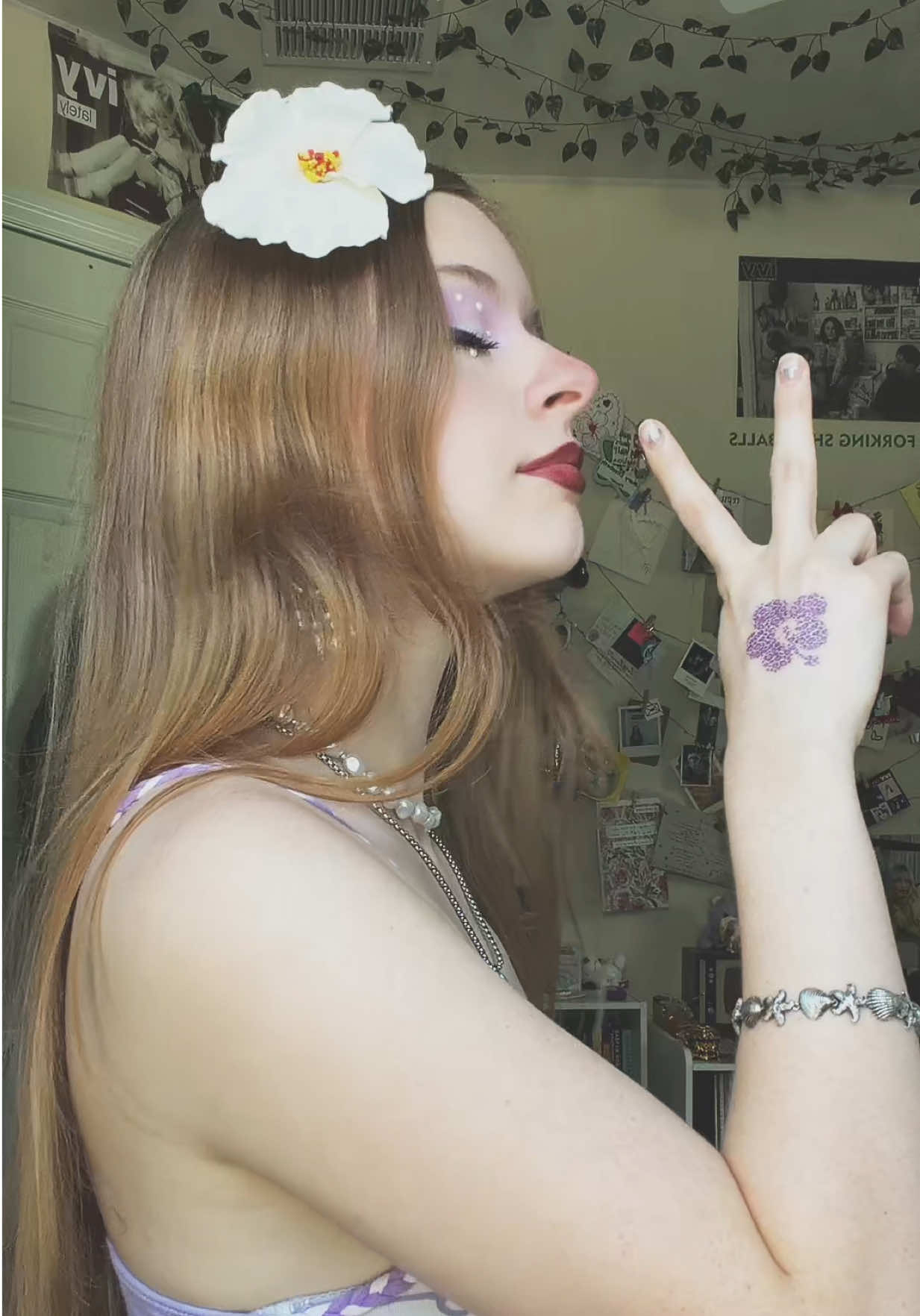 @𝑀𝑜𝑜𝑛 ❀