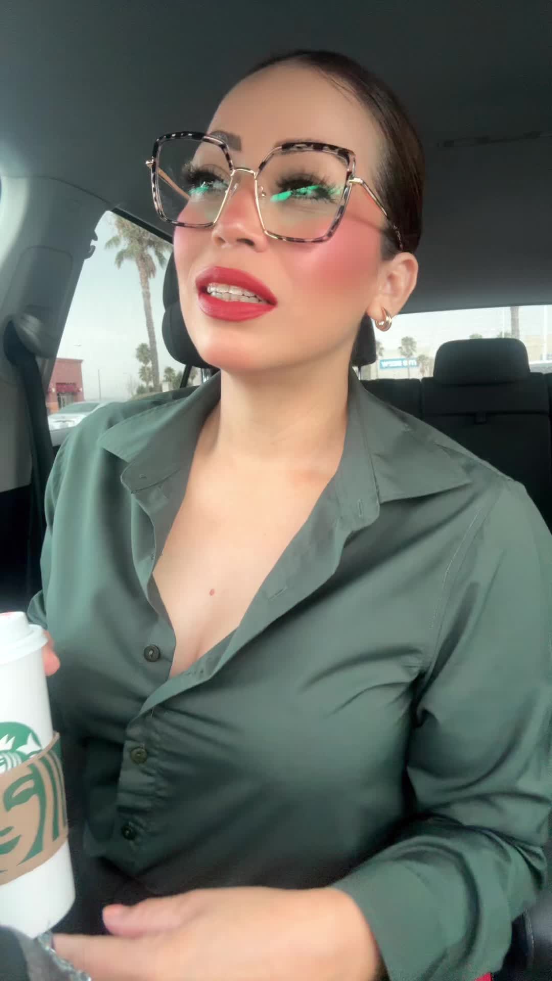 @Cynthia | Lifestyle & Finds