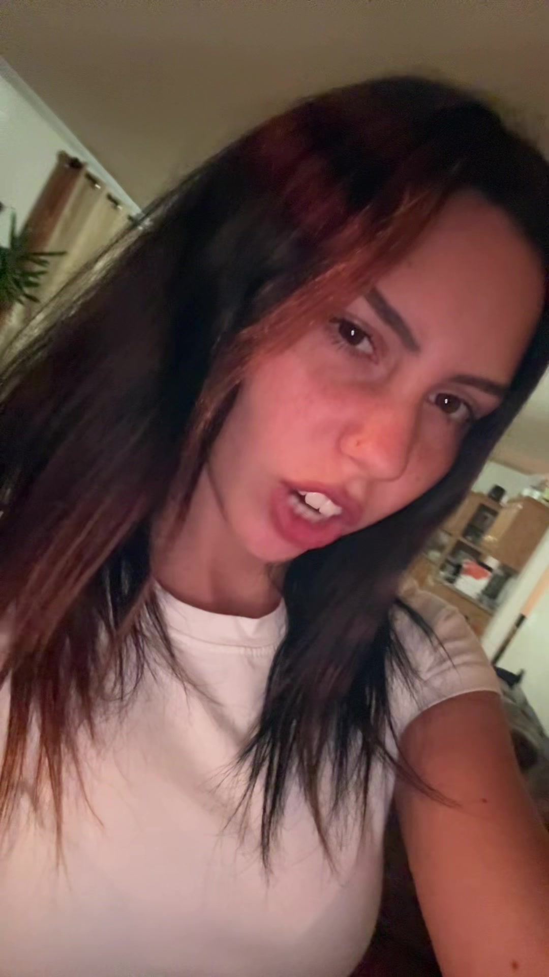 @qh0st1n
