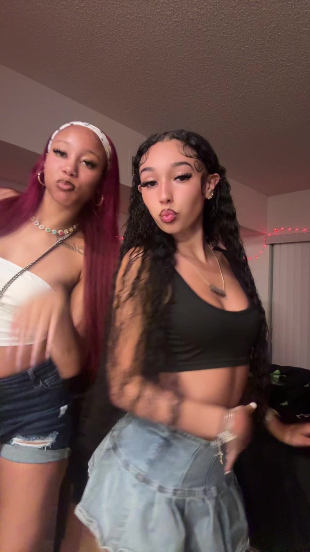@prettylilwhitegirll