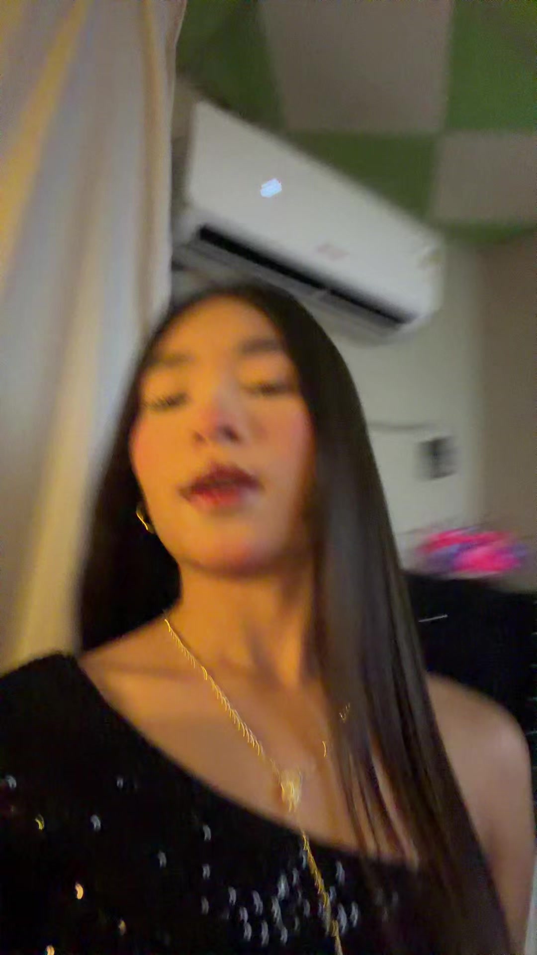 @𝒸𝒽𝒾𝓃𝒶.