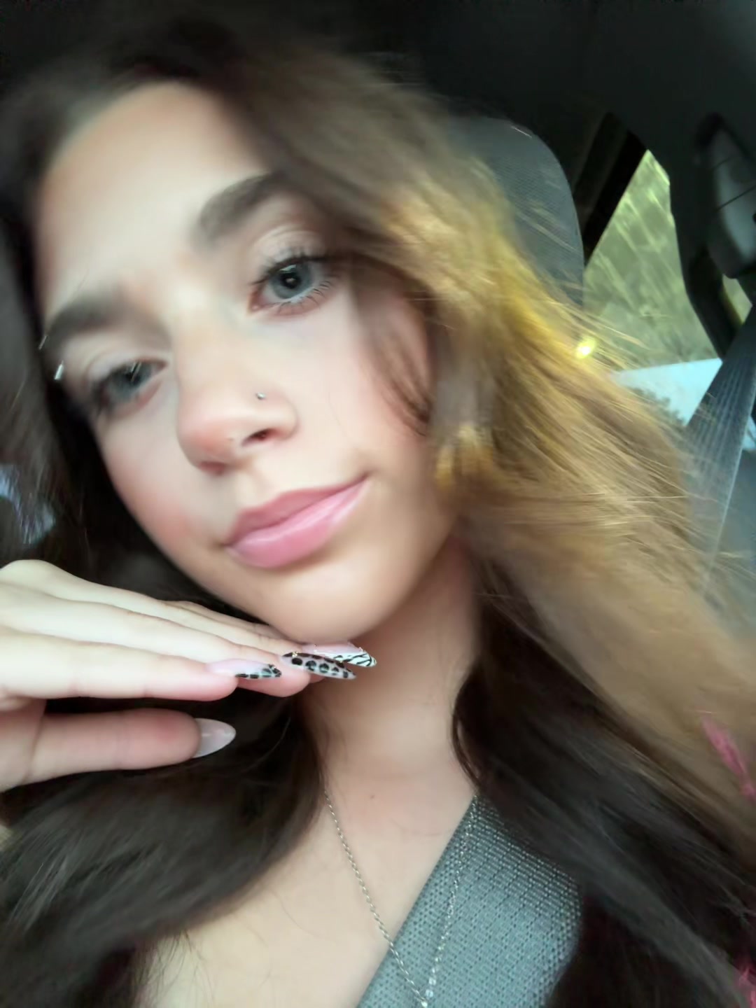 @♱