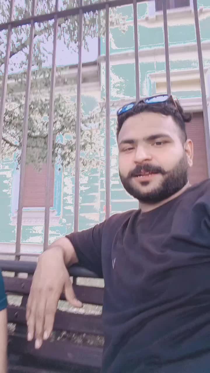 @Meeran Dar 🇮🇹