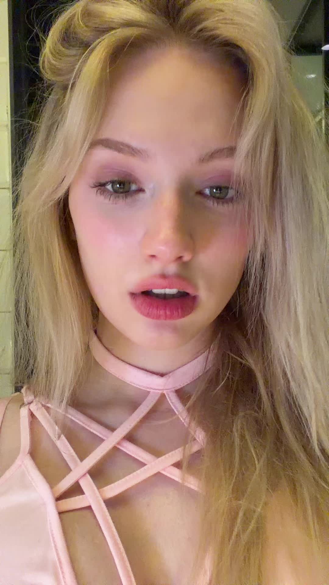 @MarisaLeona_