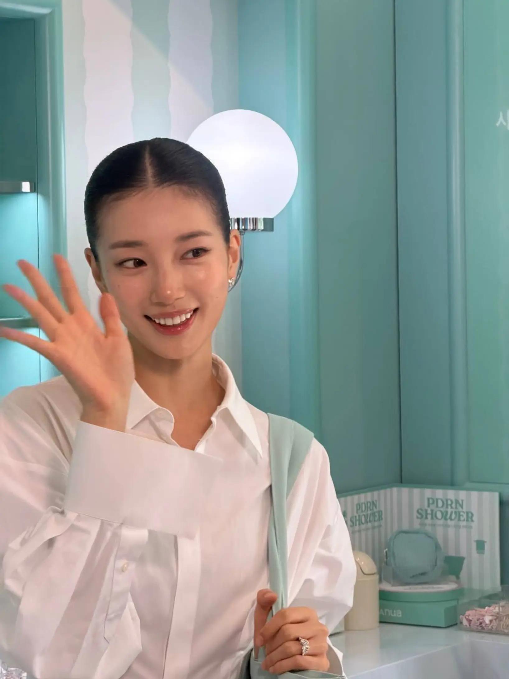 @Bae Suzy  🐰