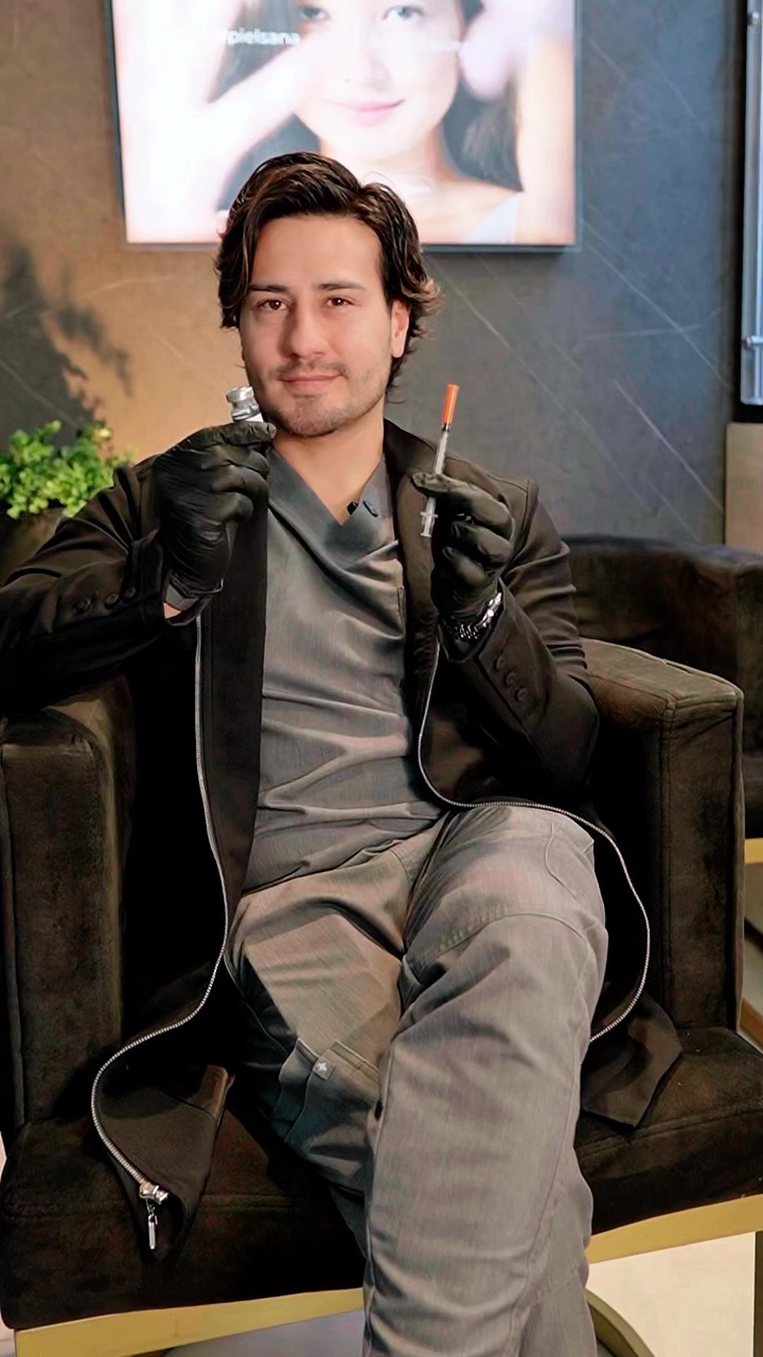 @chrisantiage