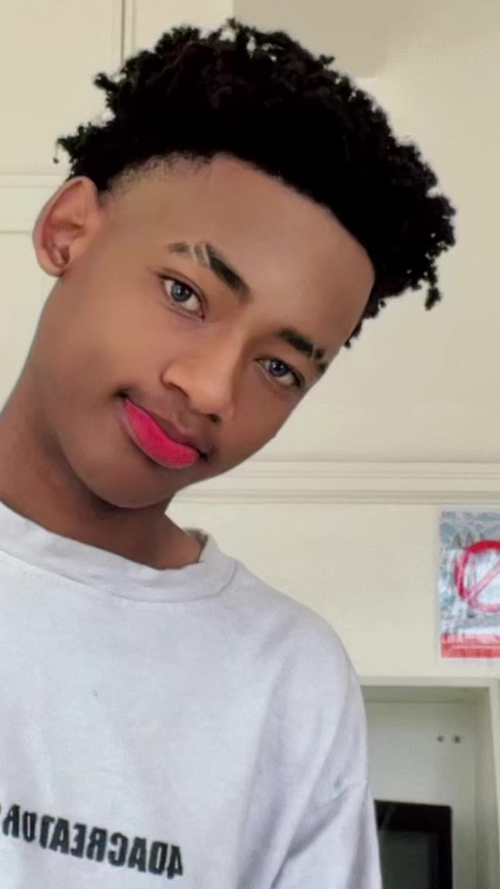 @Mbuso_Mbotho🐬