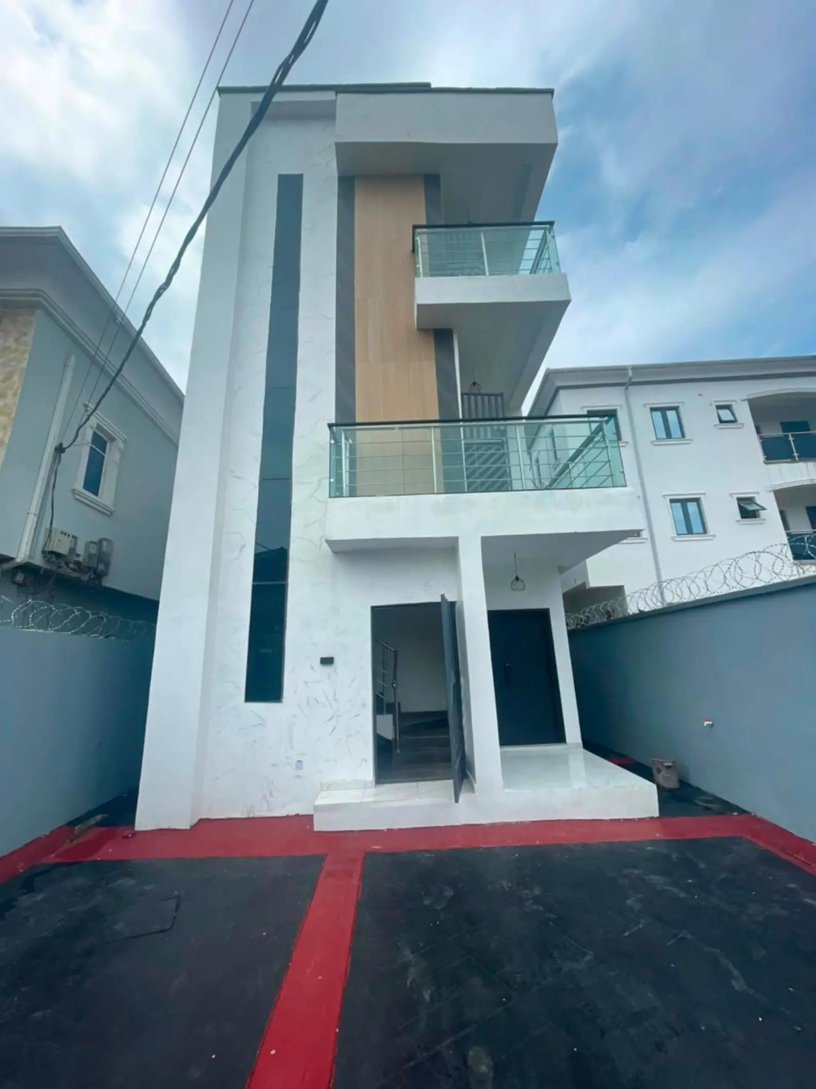@EMINENCE LUXURY