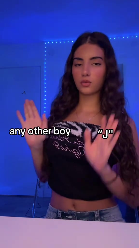 @👠