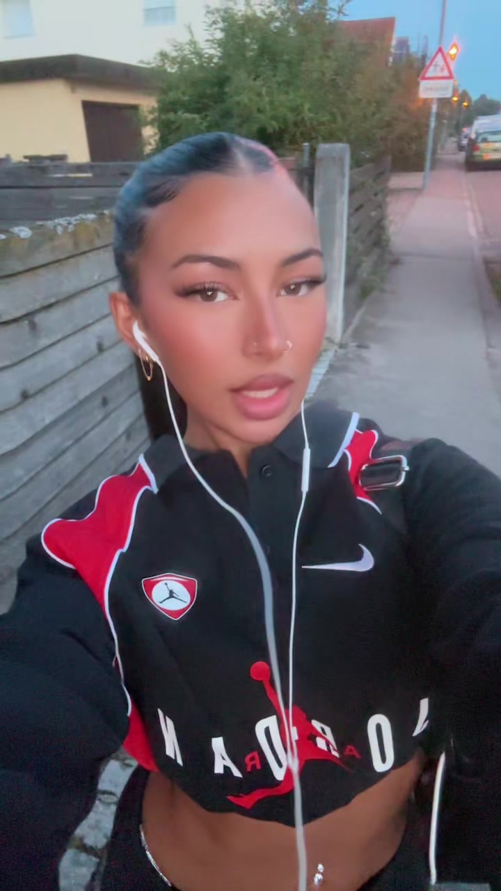 @lindaloriana