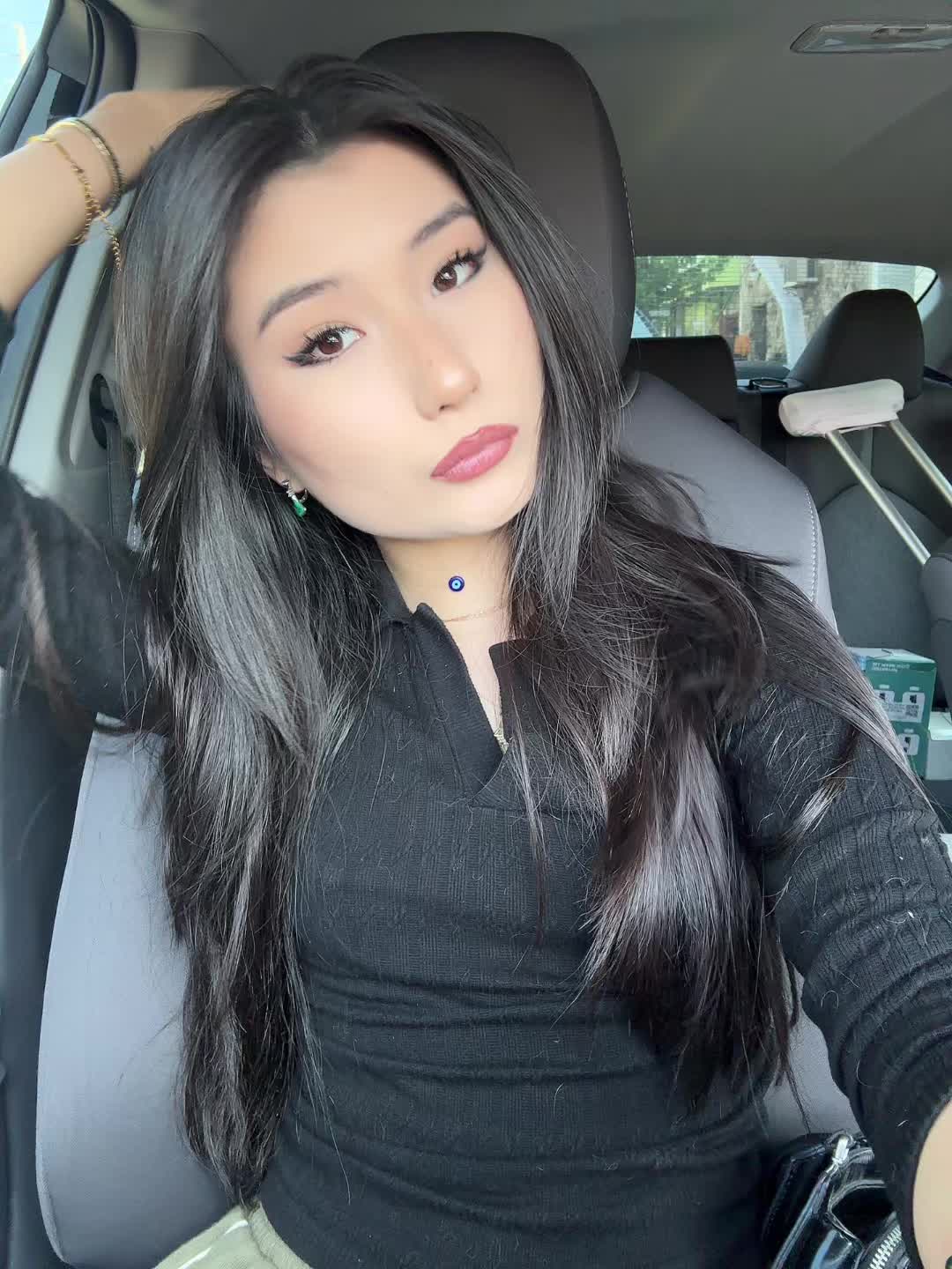 @minëk