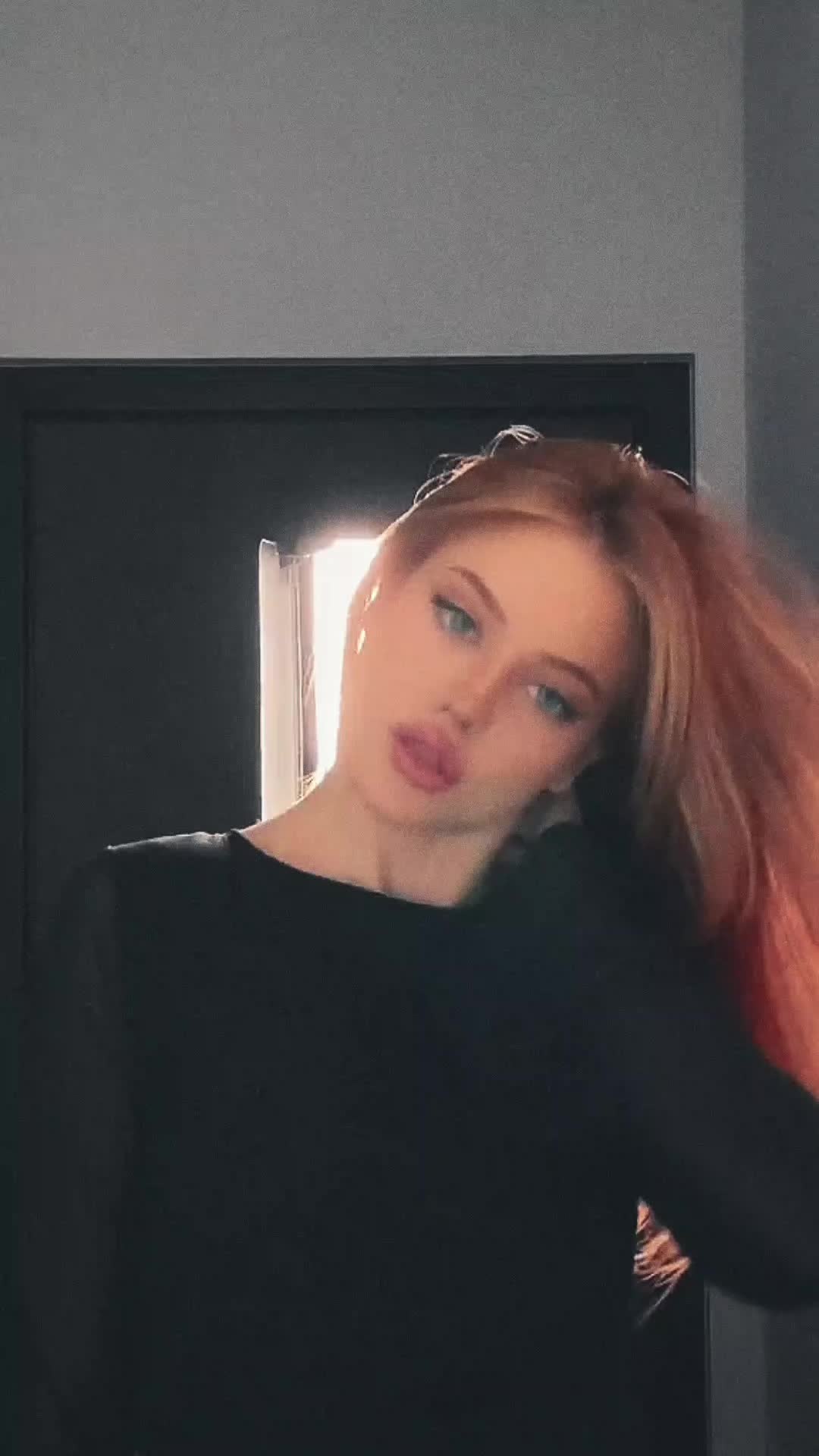 @😎