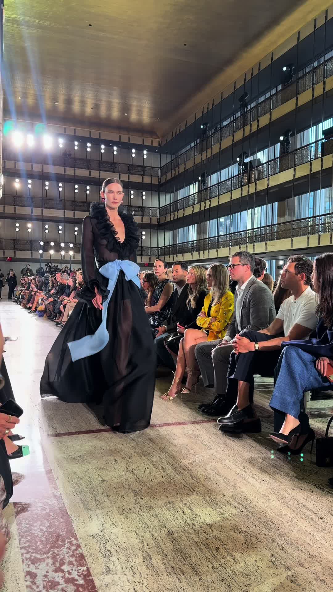 @fashionrailway