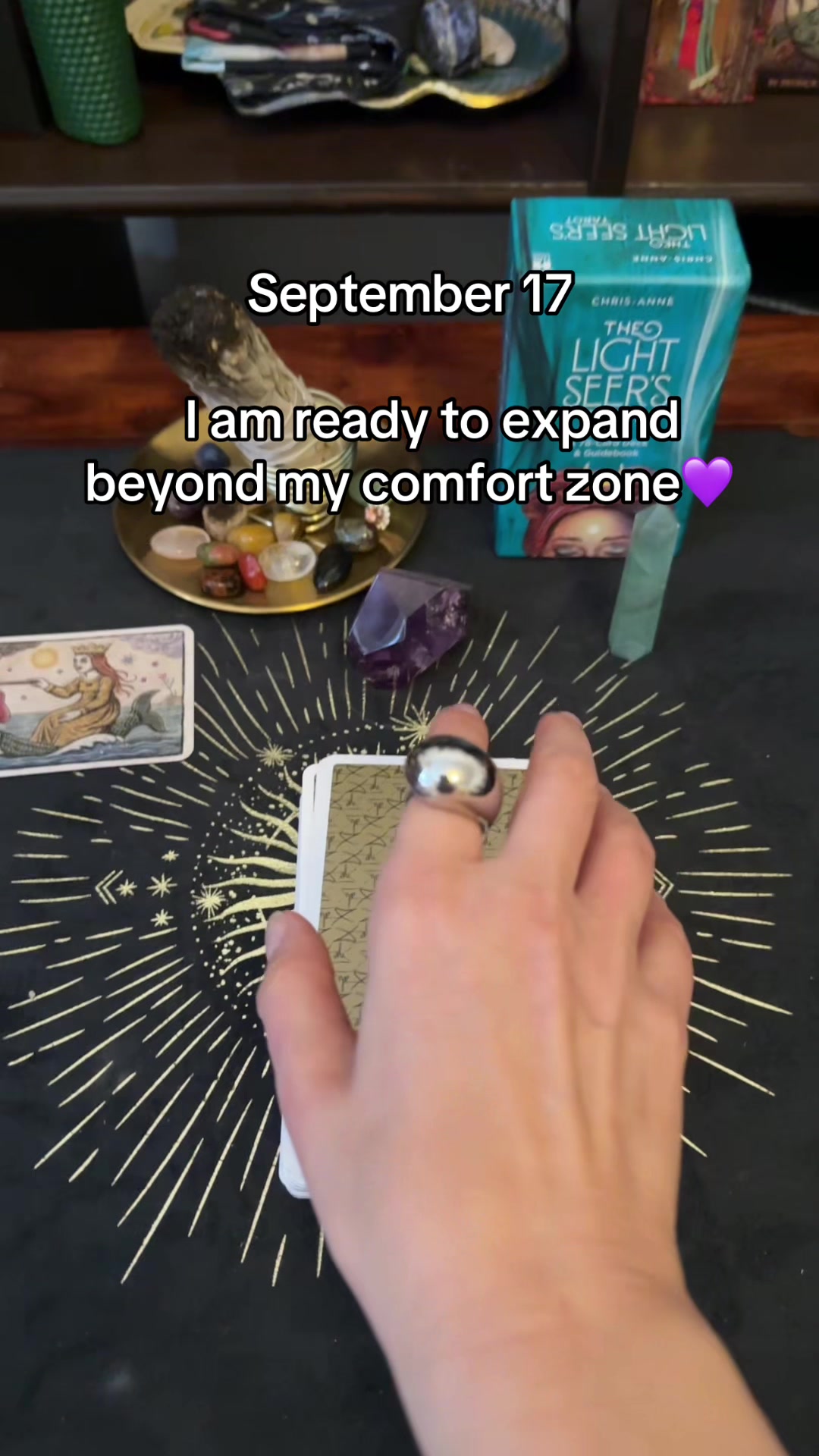 @Tarotcardsnomiracles