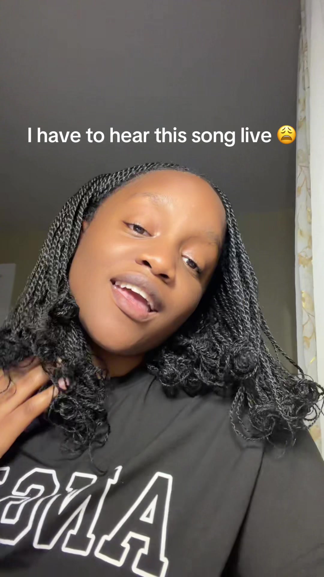 @yanique