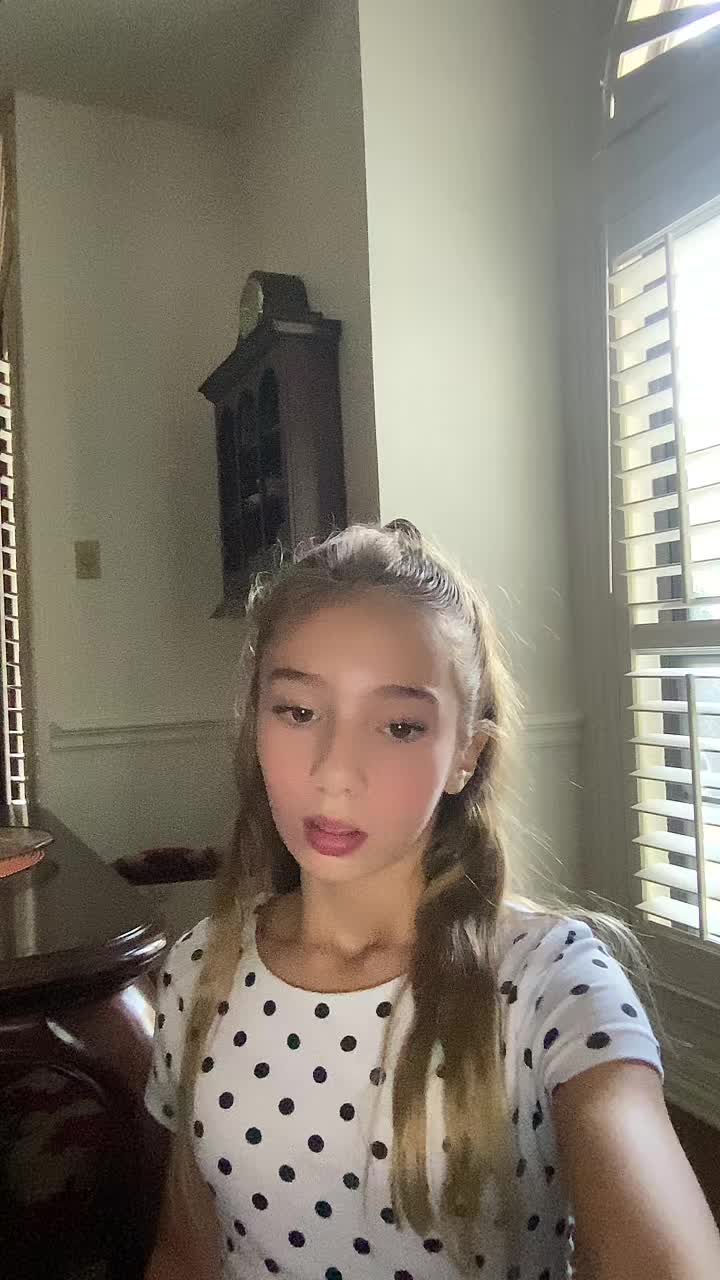 @Chloe parrot official account