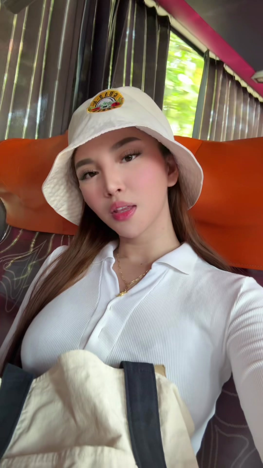 @mochi.kiss