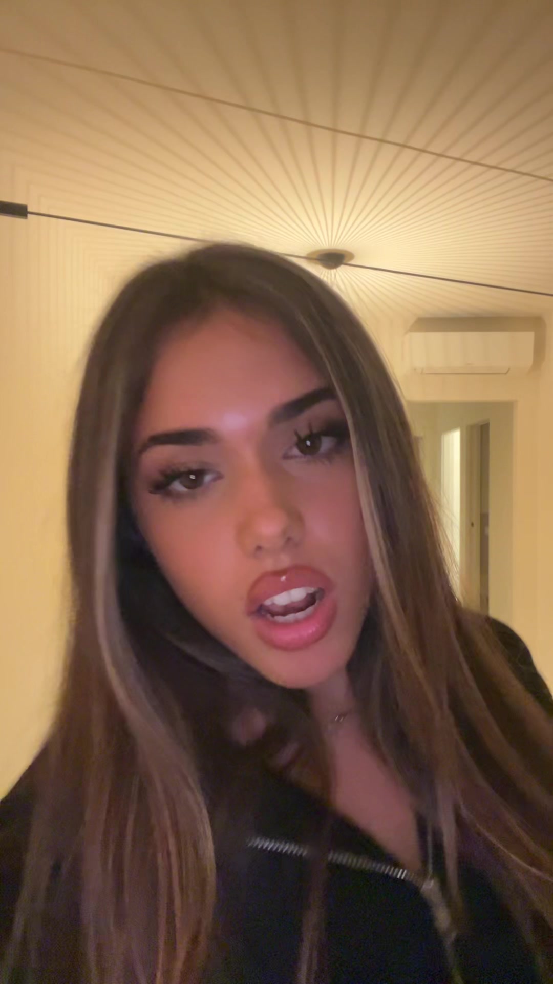 @alisia