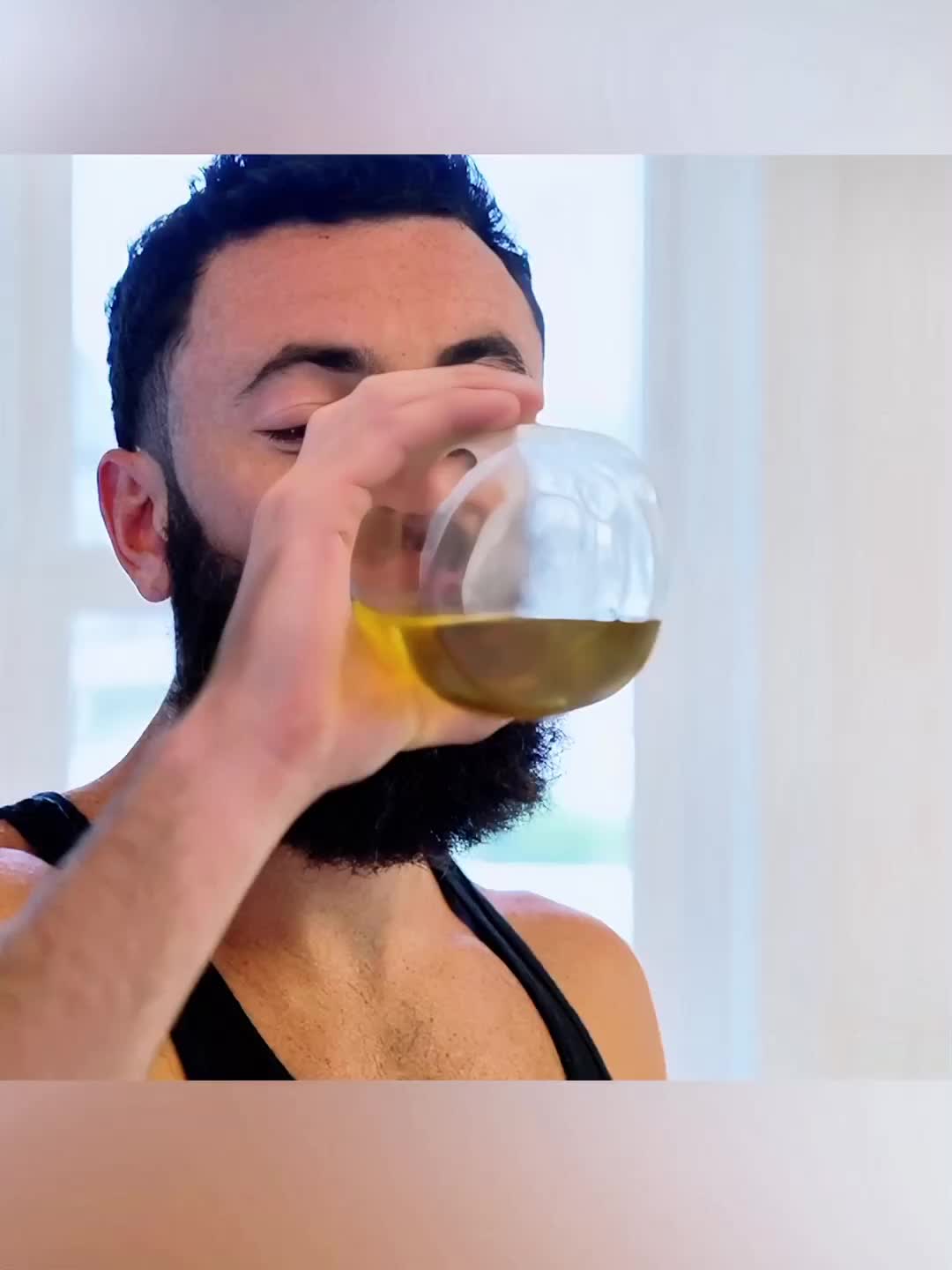 @corashows