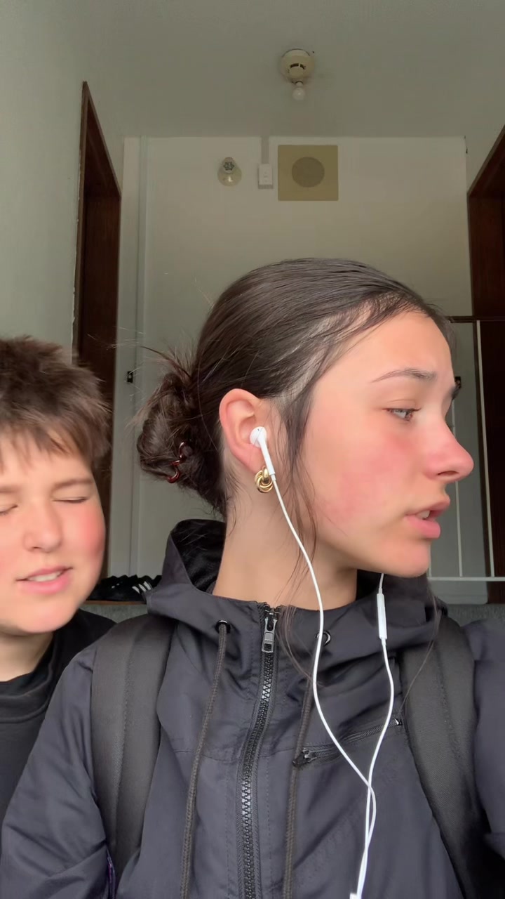 @kiki spams