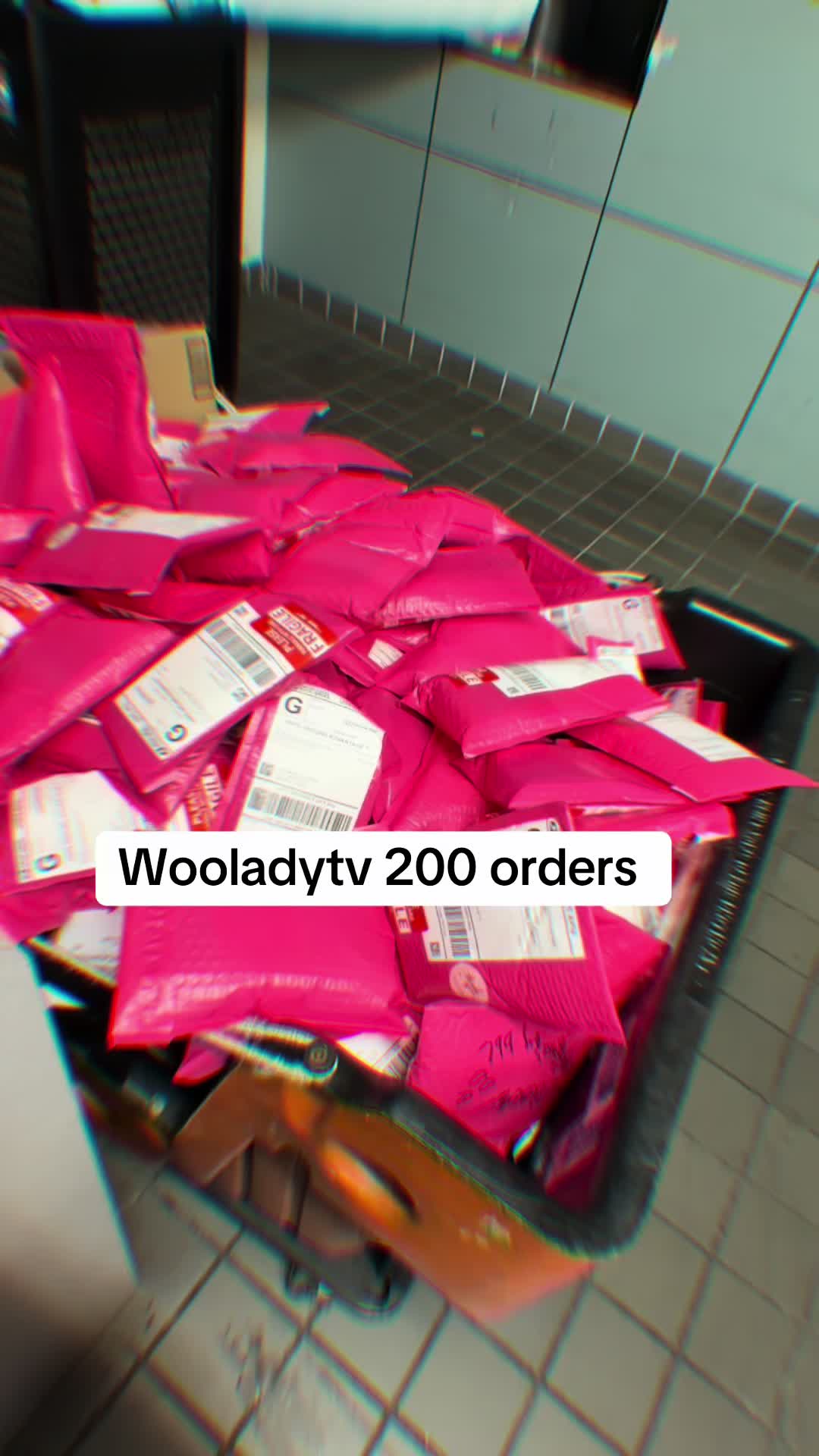 @wooladytv