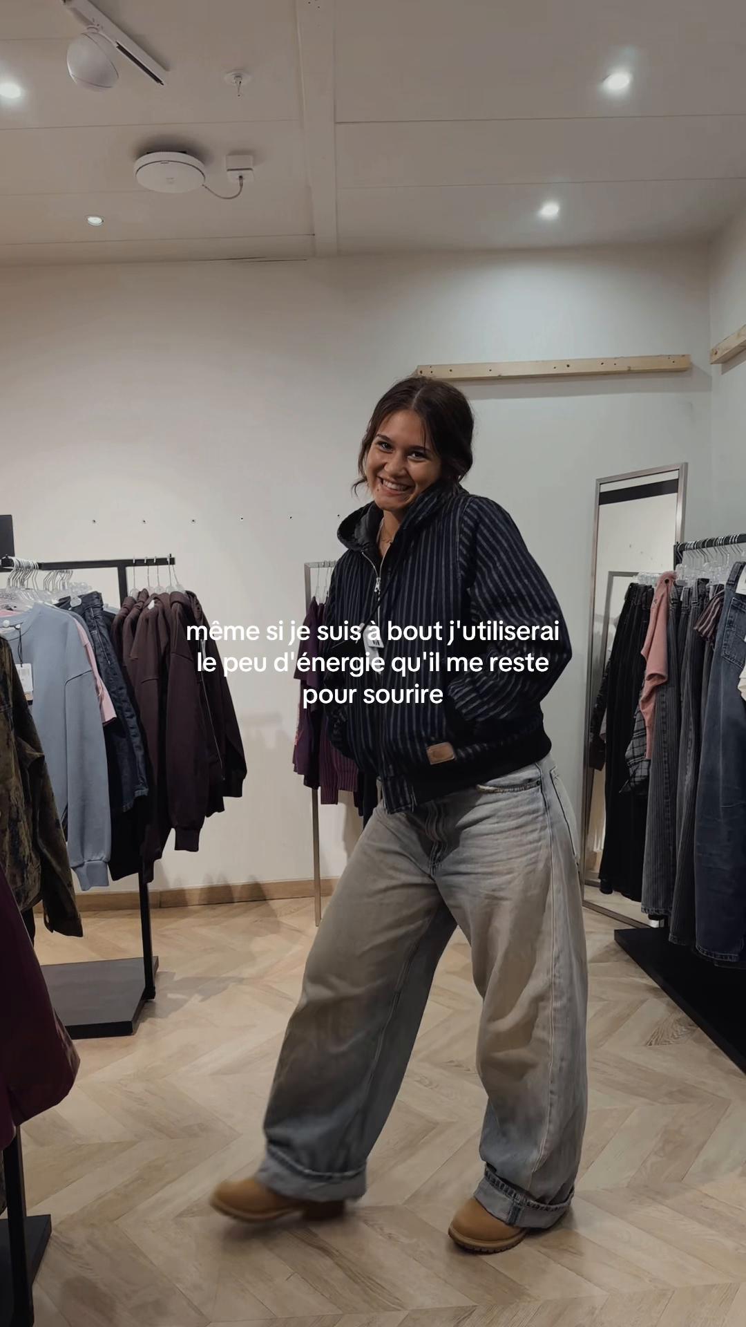 @LWꨄ