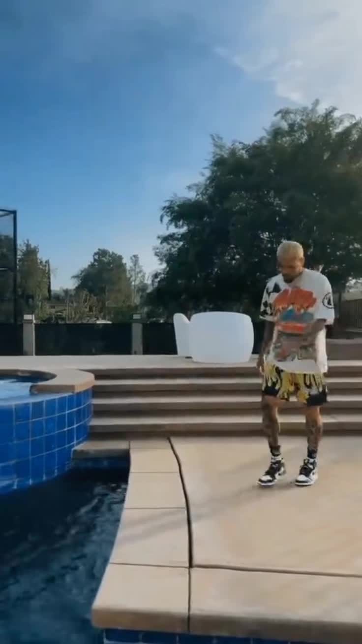 @Team Chris brown