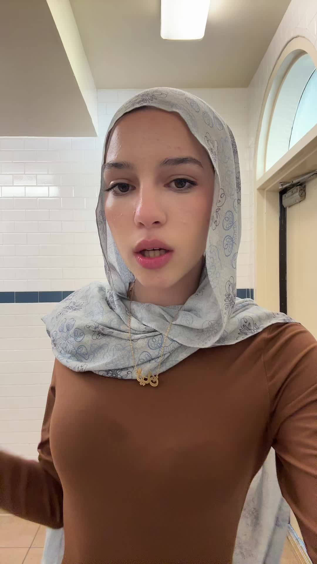 @Layannn