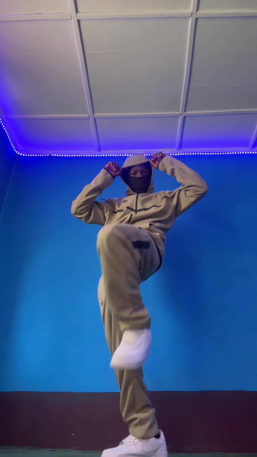 @𝐊𝐀𝐑𝐍𝐈𝐂𝐇𝐀𝐊🥷🏾🔫
