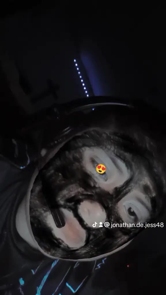 @Jonathan 🗿🌪️👹