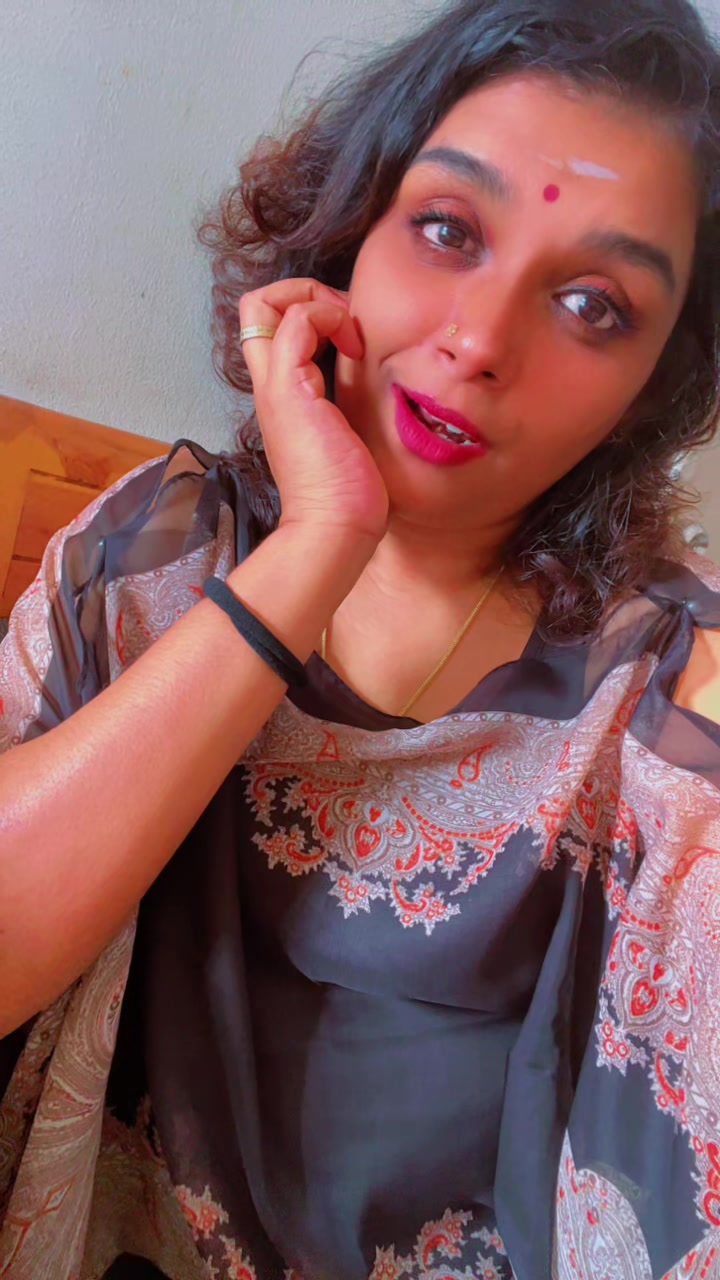 @Gayathiri_Thevar