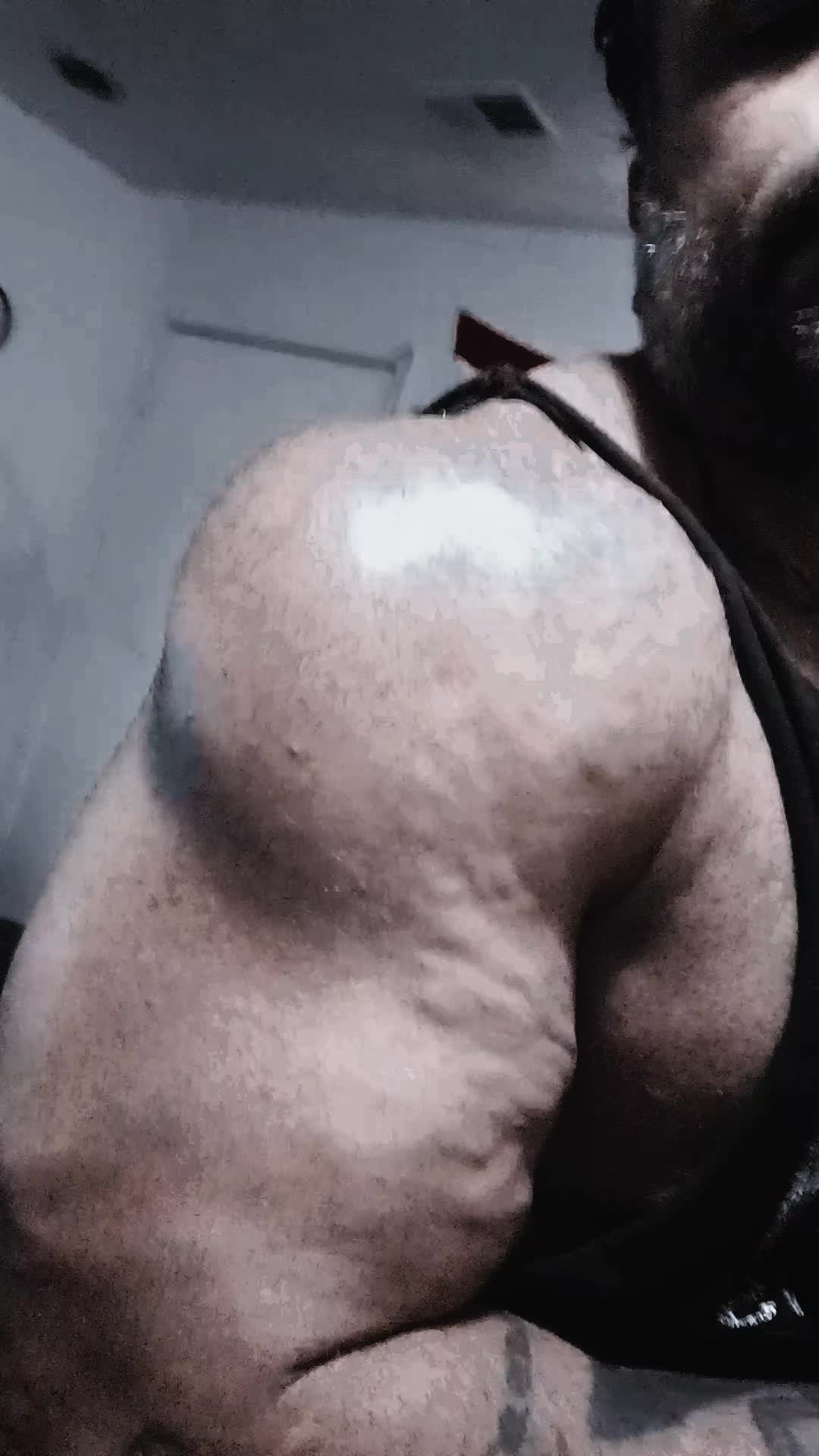 @Flesh_artist_1985