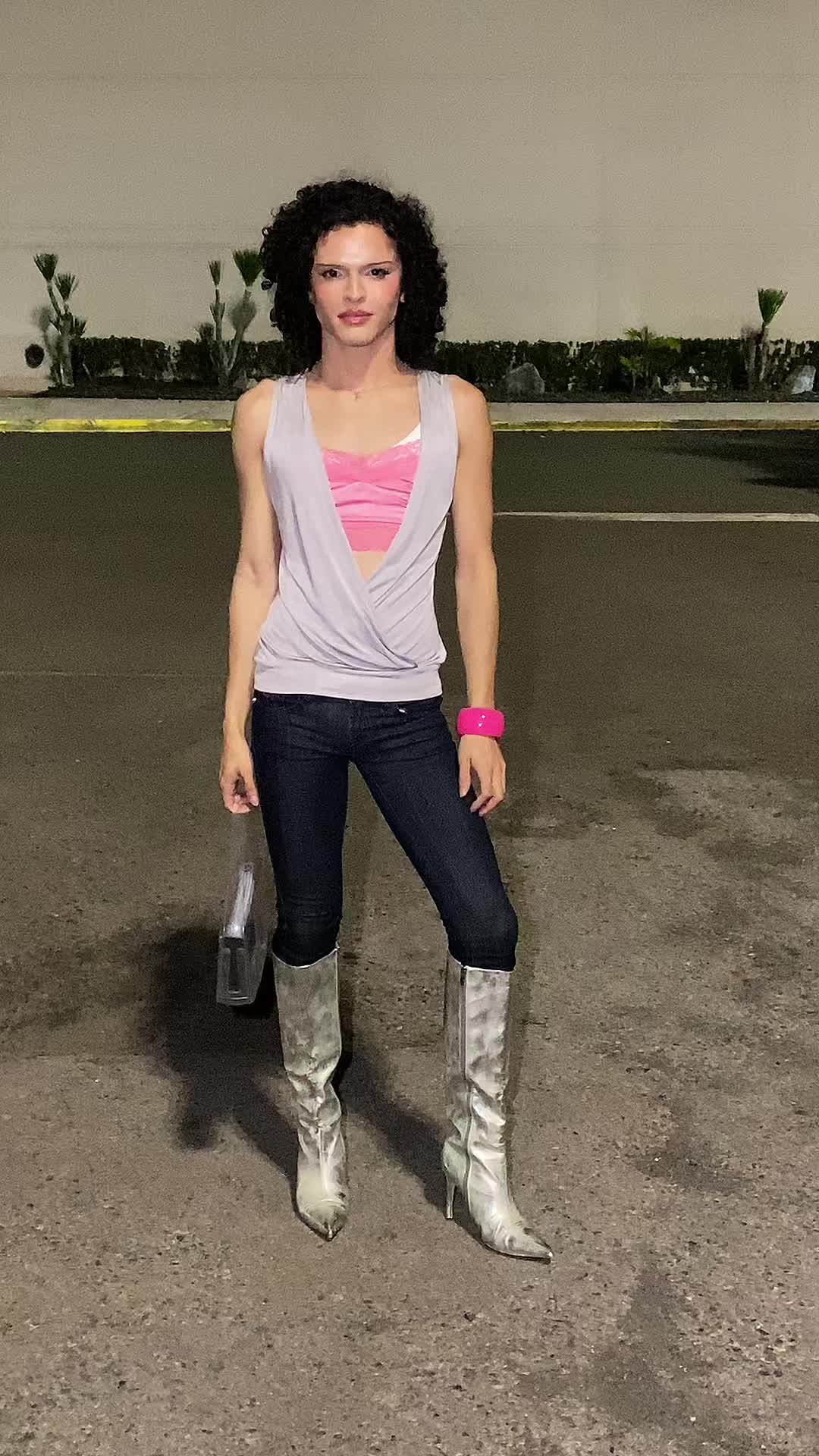 @J👑