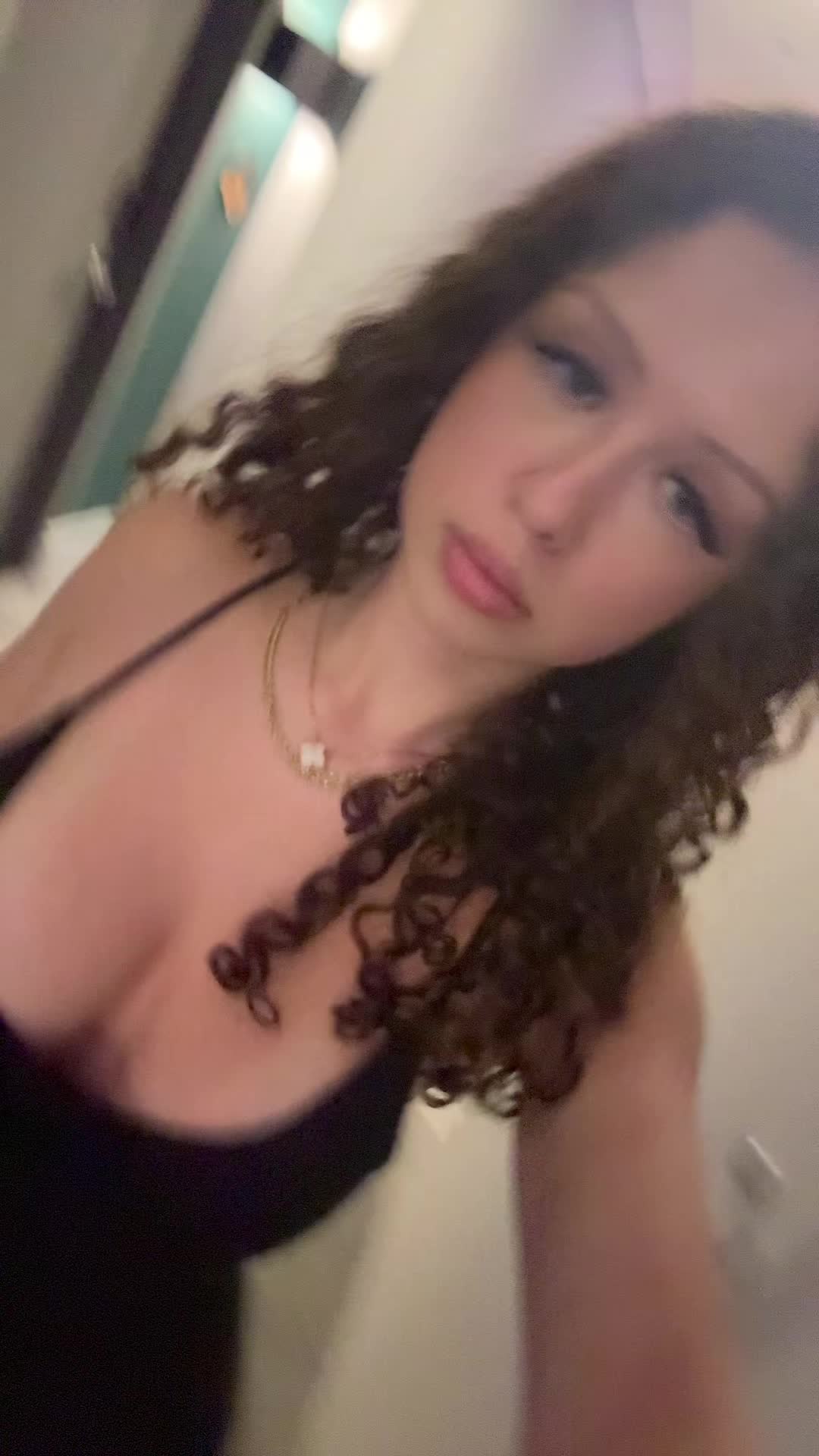 @juliaminaj