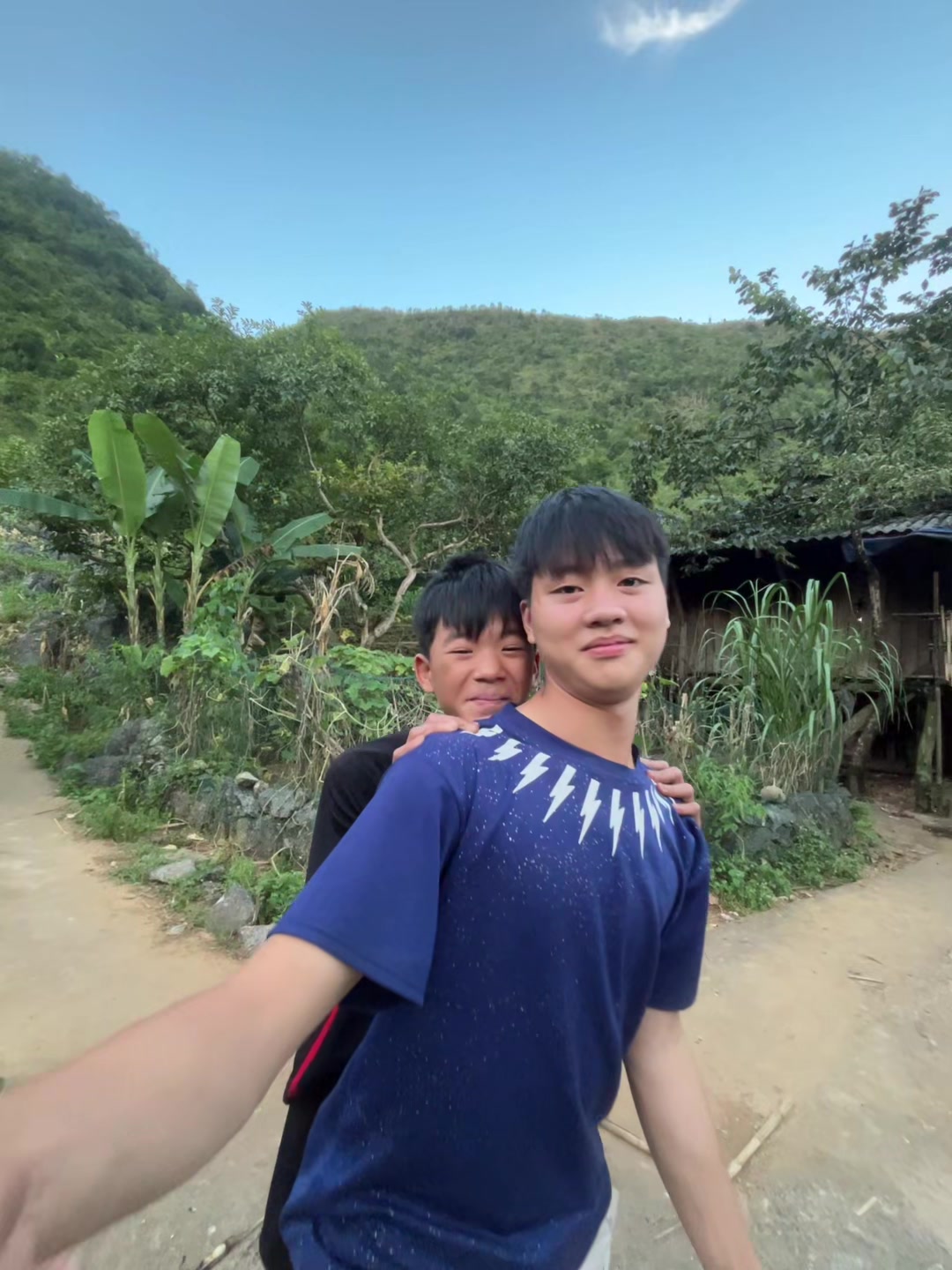 @L&Iacute;U  🇻🇳☣️