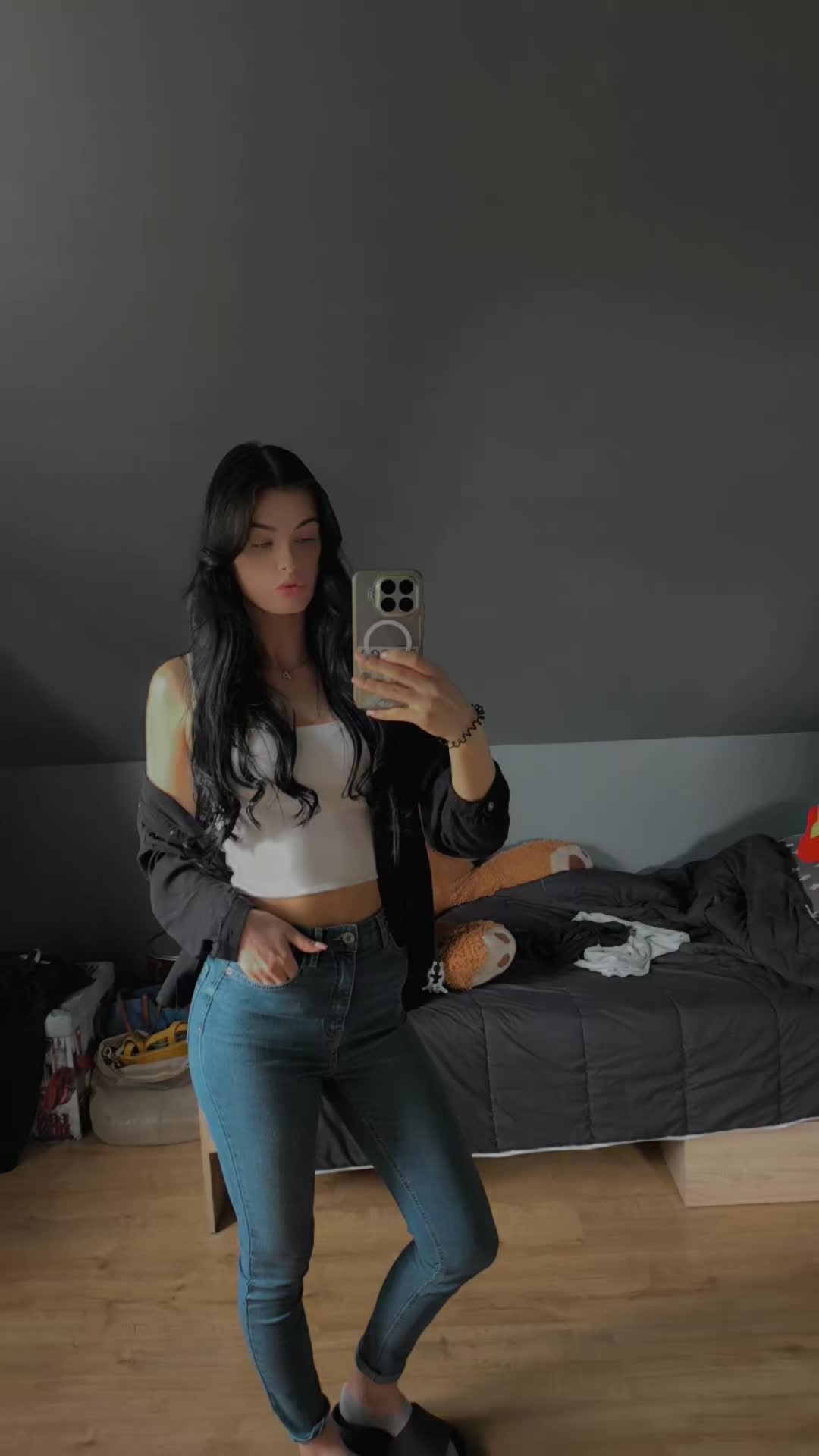 @Hi_Ana