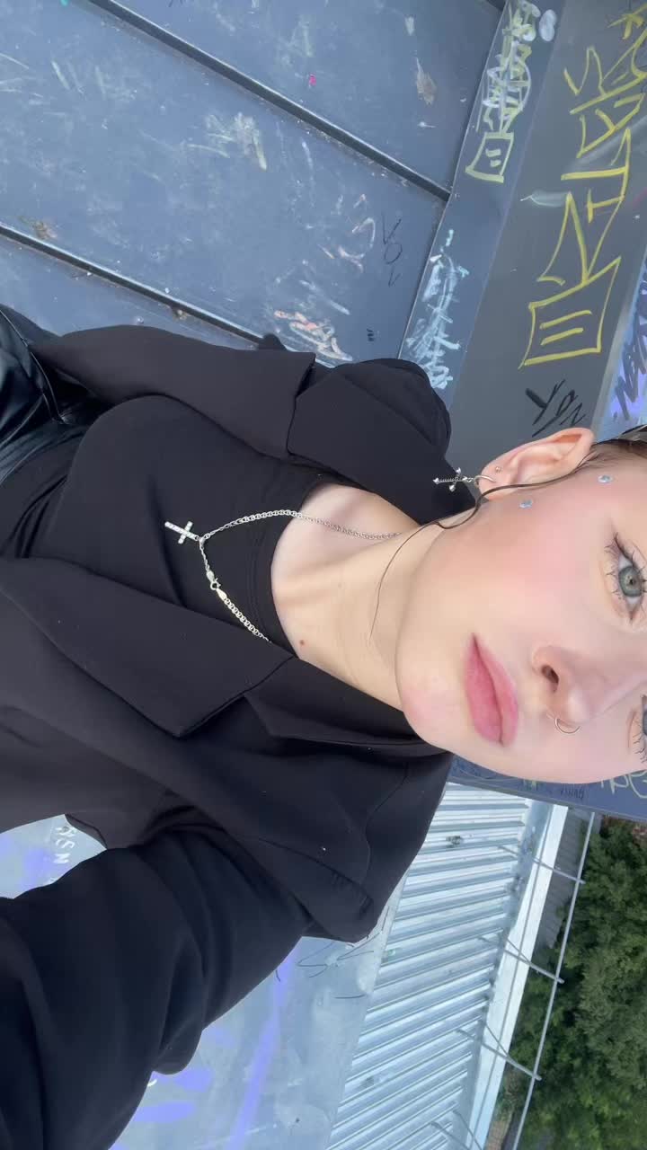 @a;ri tyan 🤫