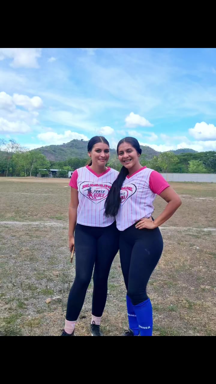 @L A U M E J I A  🧸❤️🍒