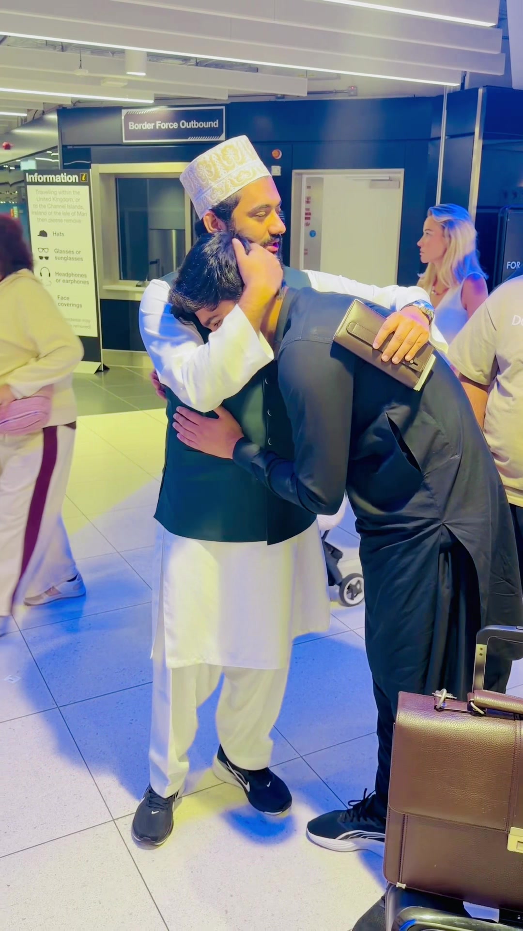 @Rai Bakar 🇵🇰 🇬🇧