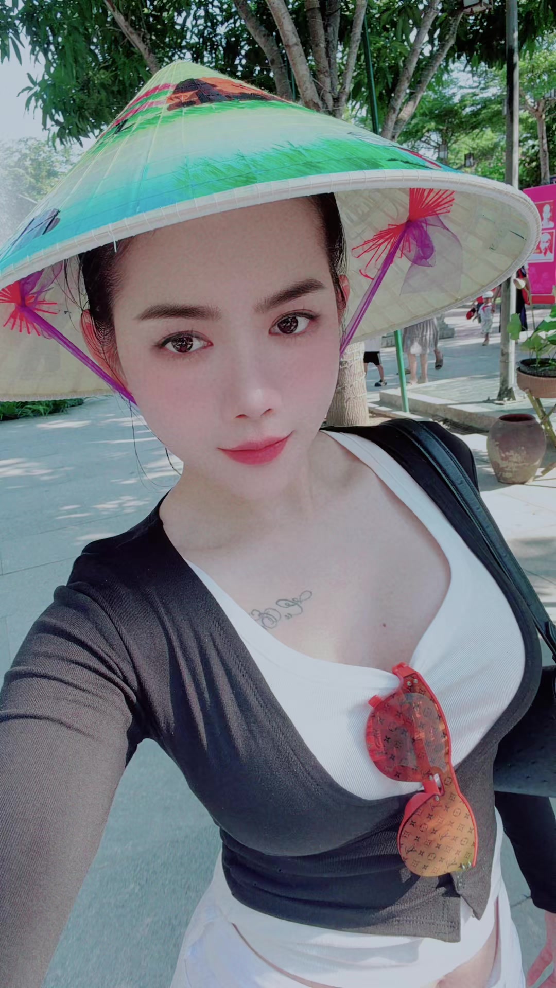@M&egrave;o l&agrave; tui